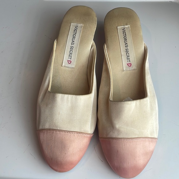 Victoria’s Secret shoes mules boudoir slippers satin pink white women’s size M - Picture 2 of 10